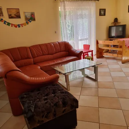 Duzy Dom Letniskowy - Blizniak Nad Jeziorem Skarlinskim I 180m Od Jeziora I Lodka Wioslowa W Cenie Skarlin