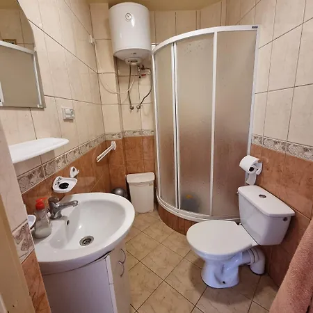 Holiday home Duzy Dom Letniskowy - Blizniak Nad Jeziorem Skarlinskim I 180m Od Jeziora I Lodka Wioslowa W Cenie *