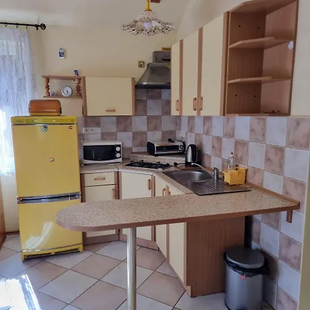 Holiday home Duzy Dom Letniskowy - Blizniak Nad Jeziorem Skarlinskim I 180m Od Jeziora I Lodka Wioslowa W Cenie Skarlin