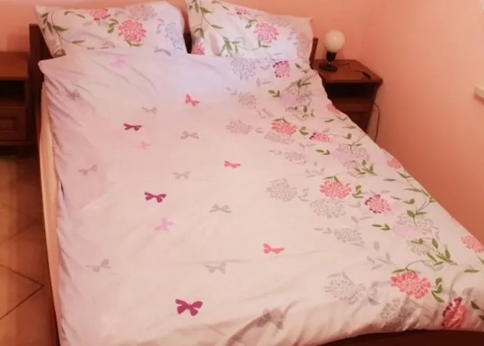 Duży Dom Letniskowy - Bliźniak Nad Jeziorem Skarlińskim I 180m Od Jeziora I łódka Wiosłowa W Cenie Dom wakacyjny *