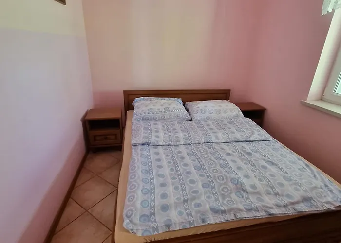 Dom wakacyjny Duży Dom Letniskowy - Bliźniak Nad Jeziorem Skarlińskim I 180m Od Jeziora I łódka Wiosłowa W Cenie *