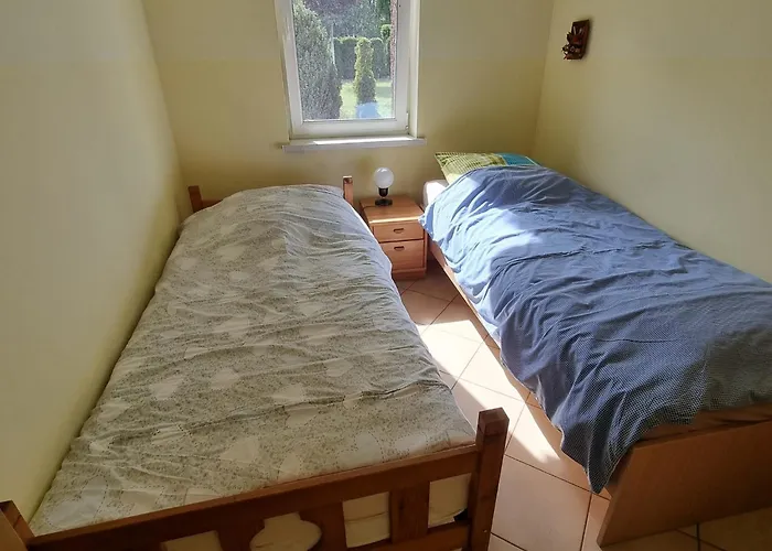 Duży Dom Letniskowy - Bliźniak Nad Jeziorem Skarlińskim I 180m Od Jeziora I łódka Wiosłowa W Cenie