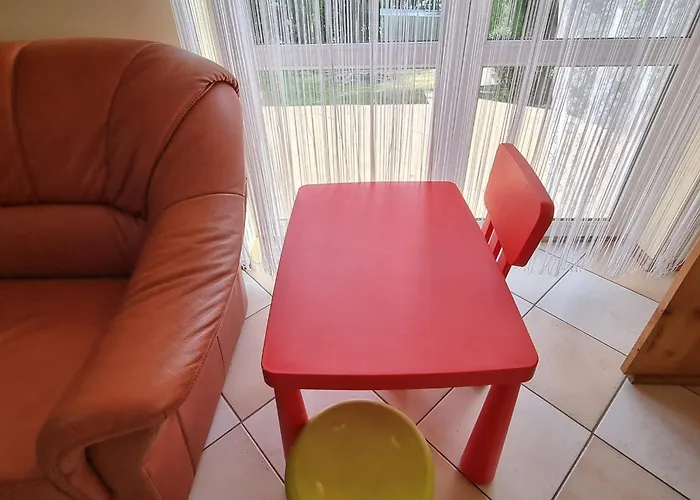 Duży Dom Letniskowy - Bliźniak Nad Jeziorem Skarlińskim I 180m Od Jeziora I łódka Wiosłowa W Cenie Skarlin